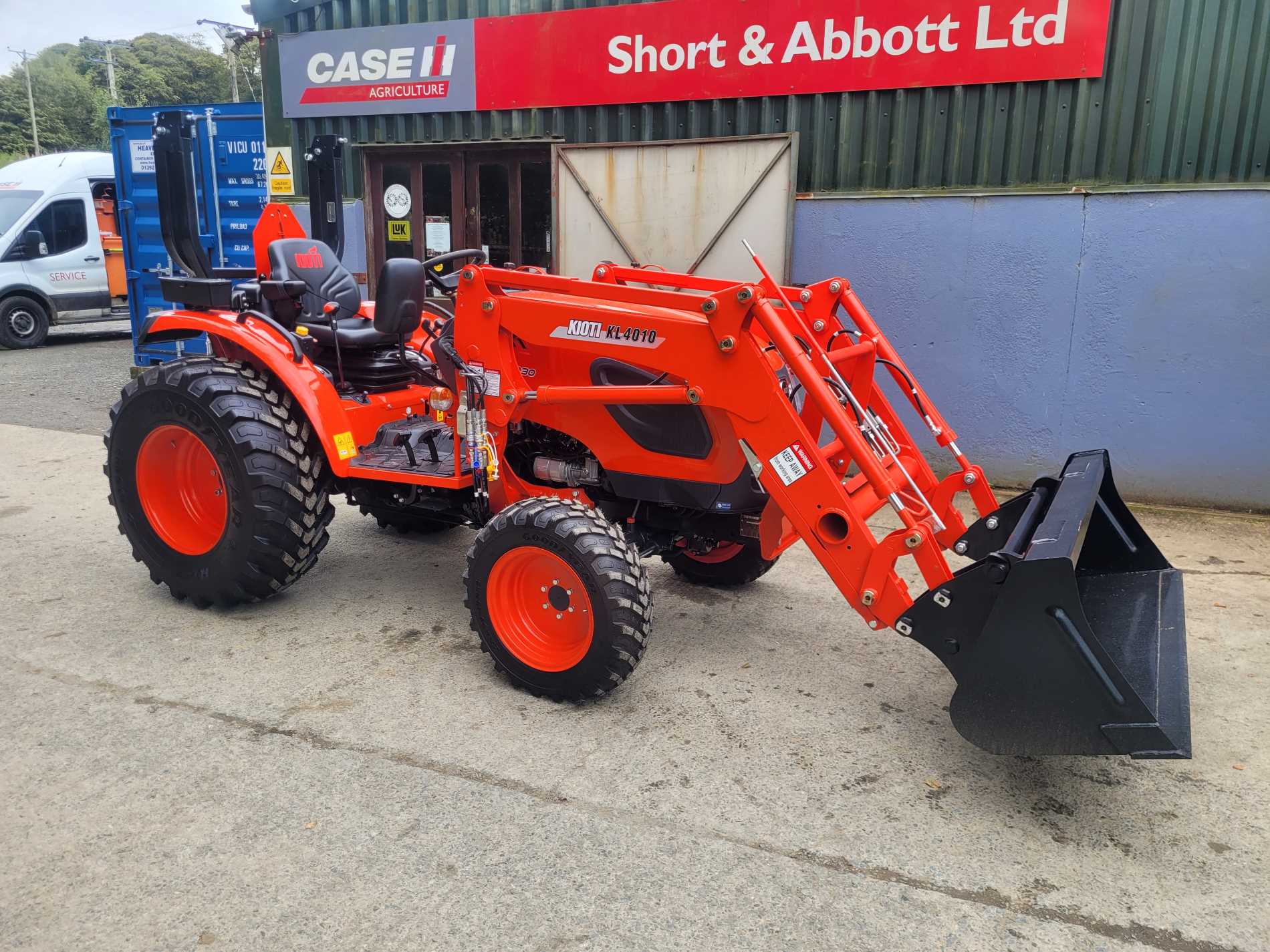 kioti-ck4030h-and-kl4010-loader-short-abbott-devon